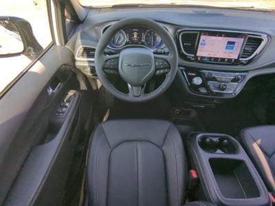 2026 Chrysler Pacifica — photo 20 view