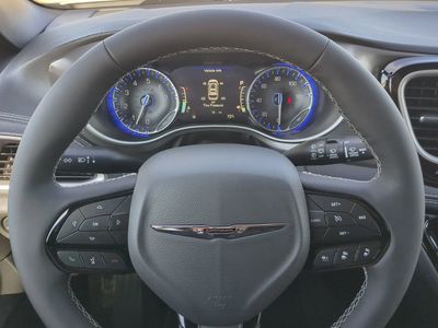 2026 Chrysler Pacifica — photo 33 view
