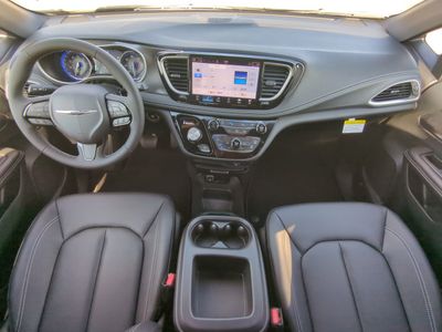 2026 Chrysler Pacifica — photo 19 view