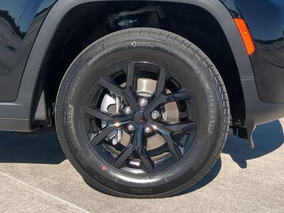 2026 Jeep Grand Cherokee — photo 11 view