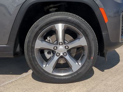 2026 Jeep Grand Cherokee — photo 11 view