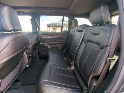2026 Jeep Grand Cherokee — photo 16 view