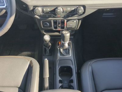 2026 Jeep Wrangler - Photo 21