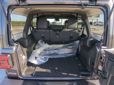 2026 Jeep Wrangler - Photo 14