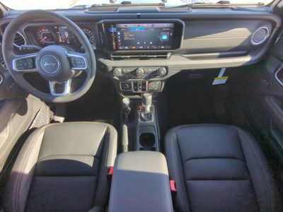 2026 Jeep Wrangler - Photo 17
