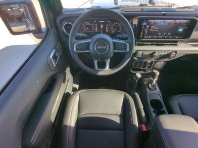 2026 Jeep Wrangler - Photo 18