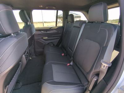 2026 Jeep Grand Cherokee - Photo 15