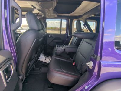 2026 Jeep Wrangler - Photo 14