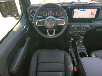 2026 Jeep Wrangler — photo 18 view