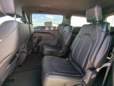 2026 Chrysler Voyager - Photo 17