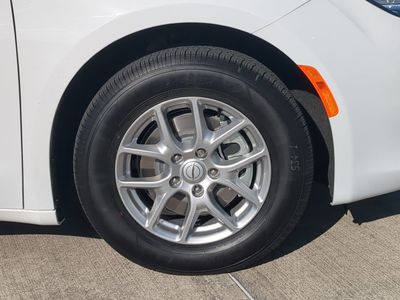 2026 Chrysler Voyager - Photo 11