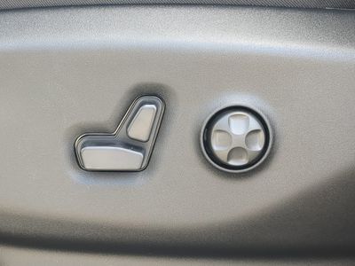 2026 Chrysler Voyager - Photo 23