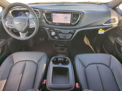 2026 Chrysler Voyager - Photo 18