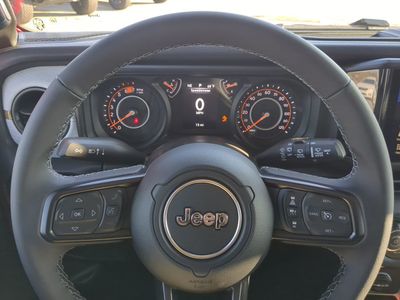 2026 Jeep Wrangler - Photo 27