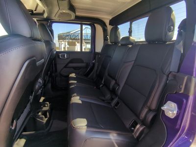 2026 Jeep Gladiator — photo 15 view