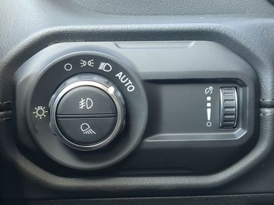 2026 Jeep Gladiator — photo 26 view