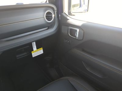 2026 Jeep Gladiator — photo 18 view