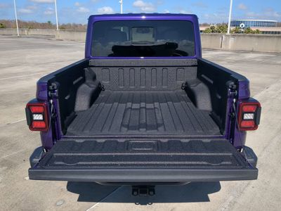 2026 Jeep Gladiator — photo 14 view