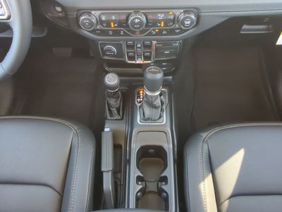 2026 Jeep Gladiator — photo 20 view