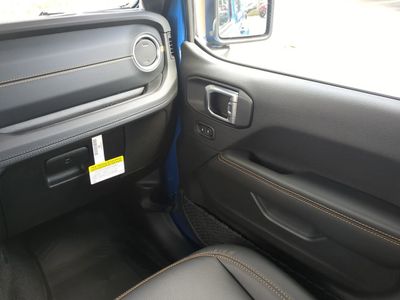 2026 Jeep Gladiator - Photo 18