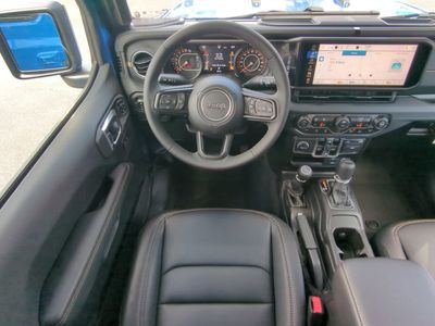 2026 Jeep Gladiator - Photo 17