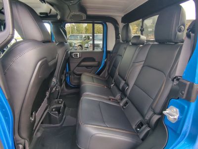 2026 Jeep Gladiator - Photo 15