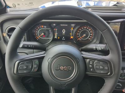 2026 Jeep Gladiator - Photo 30