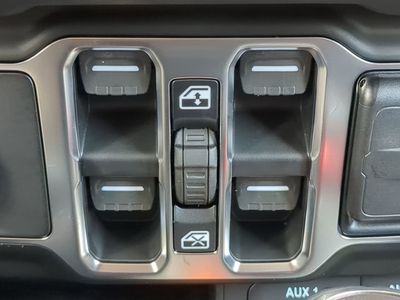 2026 Jeep Gladiator - Photo 27
