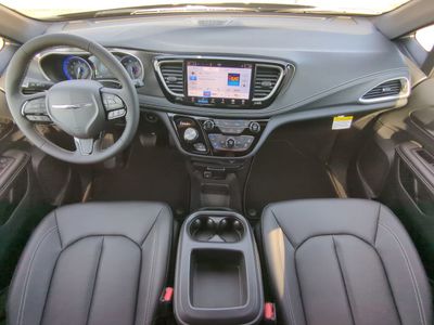 2026 Chrysler Pacifica — photo 19 view