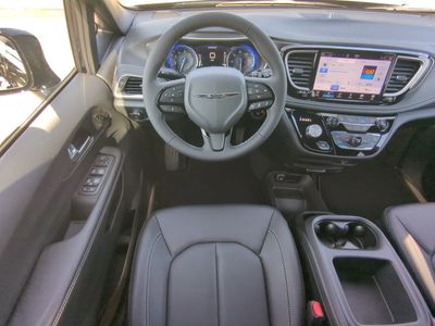 2026 Chrysler Pacifica — photo 20 view