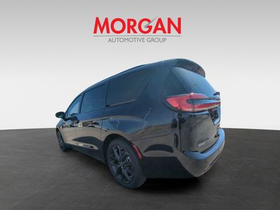 2026 Chrysler Pacifica — photo 7 view