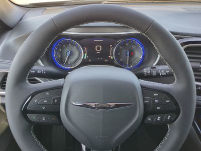 2026 Chrysler Pacifica — photo 32 view