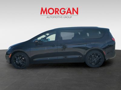 2026 Chrysler Pacifica — photo 8 view