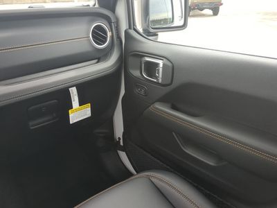 2026 Jeep Wrangler - Photo 19