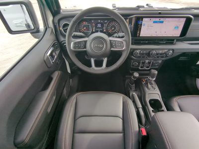 2026 Jeep Wrangler - Photo 18