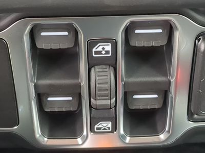 2026 Jeep Wrangler - Photo 29