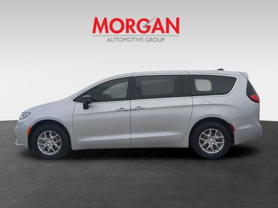 2026 Chrysler Pacifica — photo 8 view