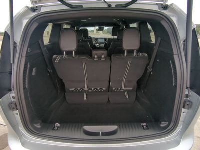 2026 Chrysler Pacifica — photo 14 view