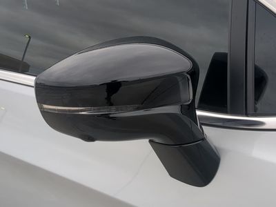 2026 Chrysler Pacifica — photo 12 view