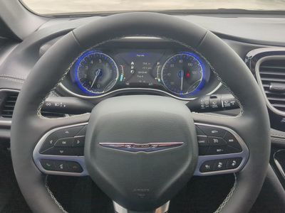 2026 Chrysler Pacifica — photo 32 view