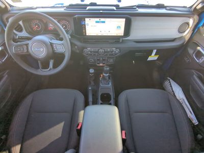 2026 Jeep Gladiator — photo 16 view