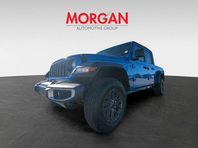 2026 Jeep Gladiator — photo 9 view