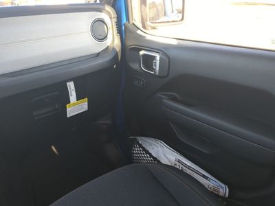 2026 Jeep Gladiator — photo 18 view