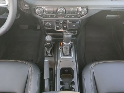 2026 Jeep Wrangler - Photo 21