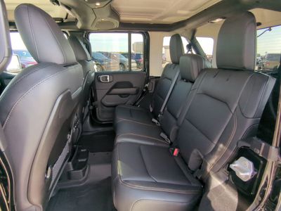 2026 Jeep Wrangler - Photo 15
