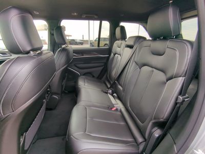 2026 Jeep Grand Cherokee — photo 16 view