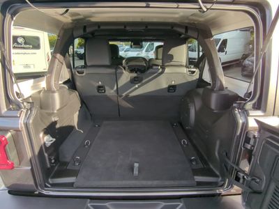 2026 Jeep Wrangler - Photo 14