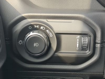 2026 Jeep Wrangler - Photo 25