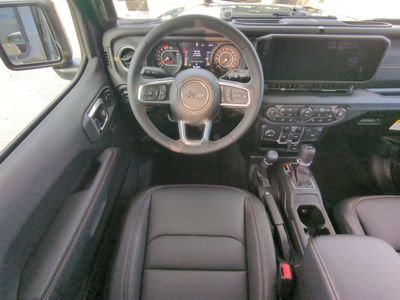 2026 Jeep Wrangler - Photo 18