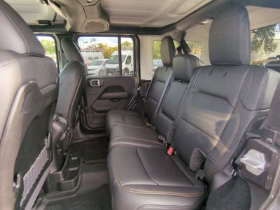 2026 Jeep Wrangler - Photo 15